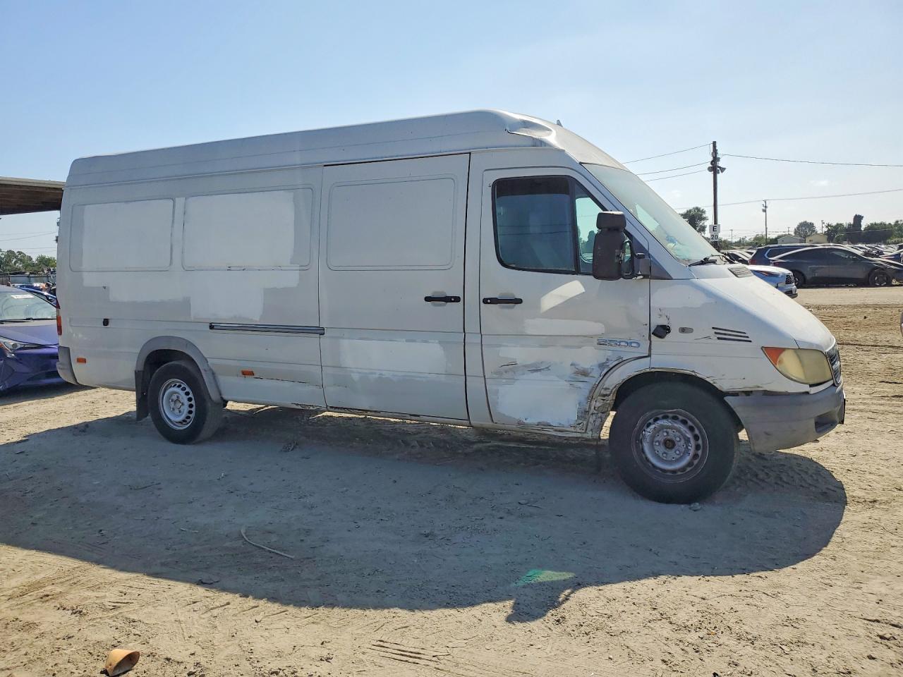 2005 Dodge Sprinter 2500 Delivery Van - Фото 4