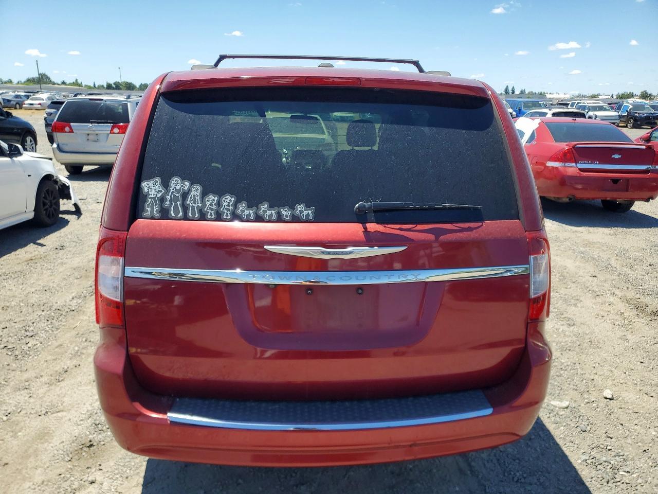 2013 Chrysler Town And Country - Image 6