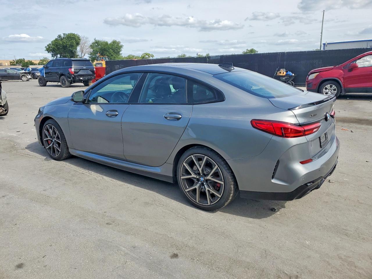 2024 BMW M235Xi - Фото 2