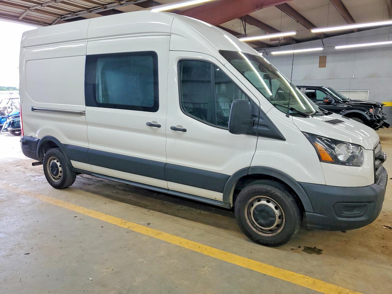 2020 Ford Transit 250 Delivery Van - Image 4