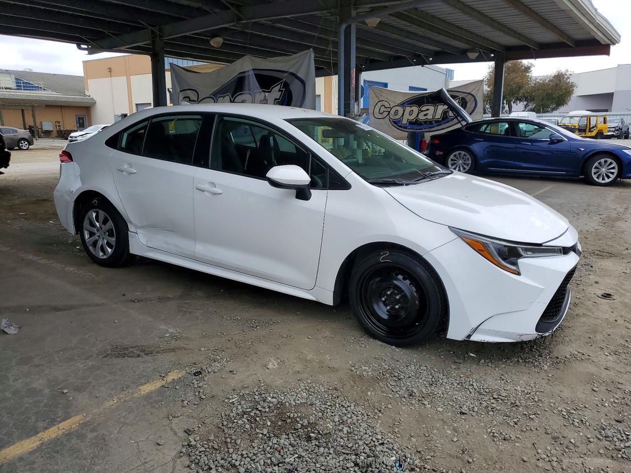 2021 Toyota Corolla Le - Фото 4
