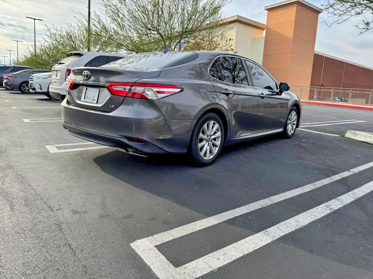 2019 Toyota Camry Le - Фото 4