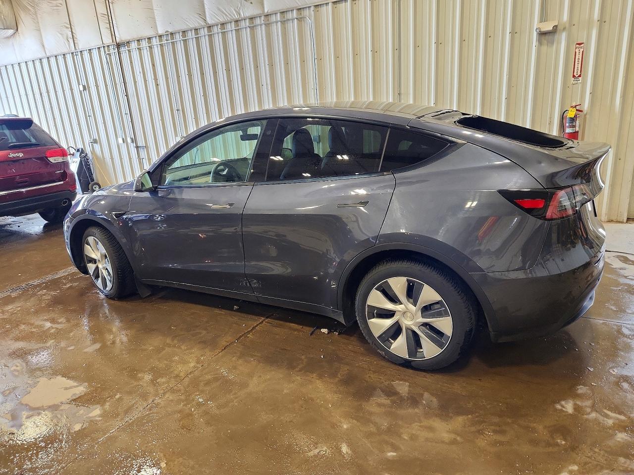 2022 Tesla Model Y - Фото 2