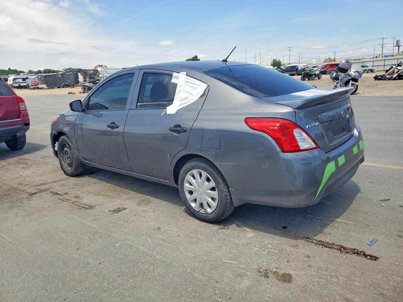 2019 Nissan Versa S Plus - Фото 2