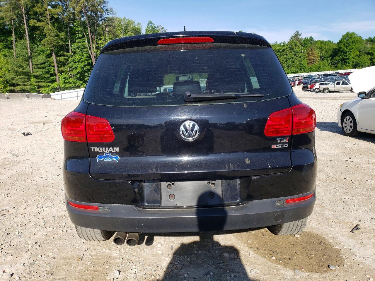 2016 Volkswagen Tiguan S - Image 6