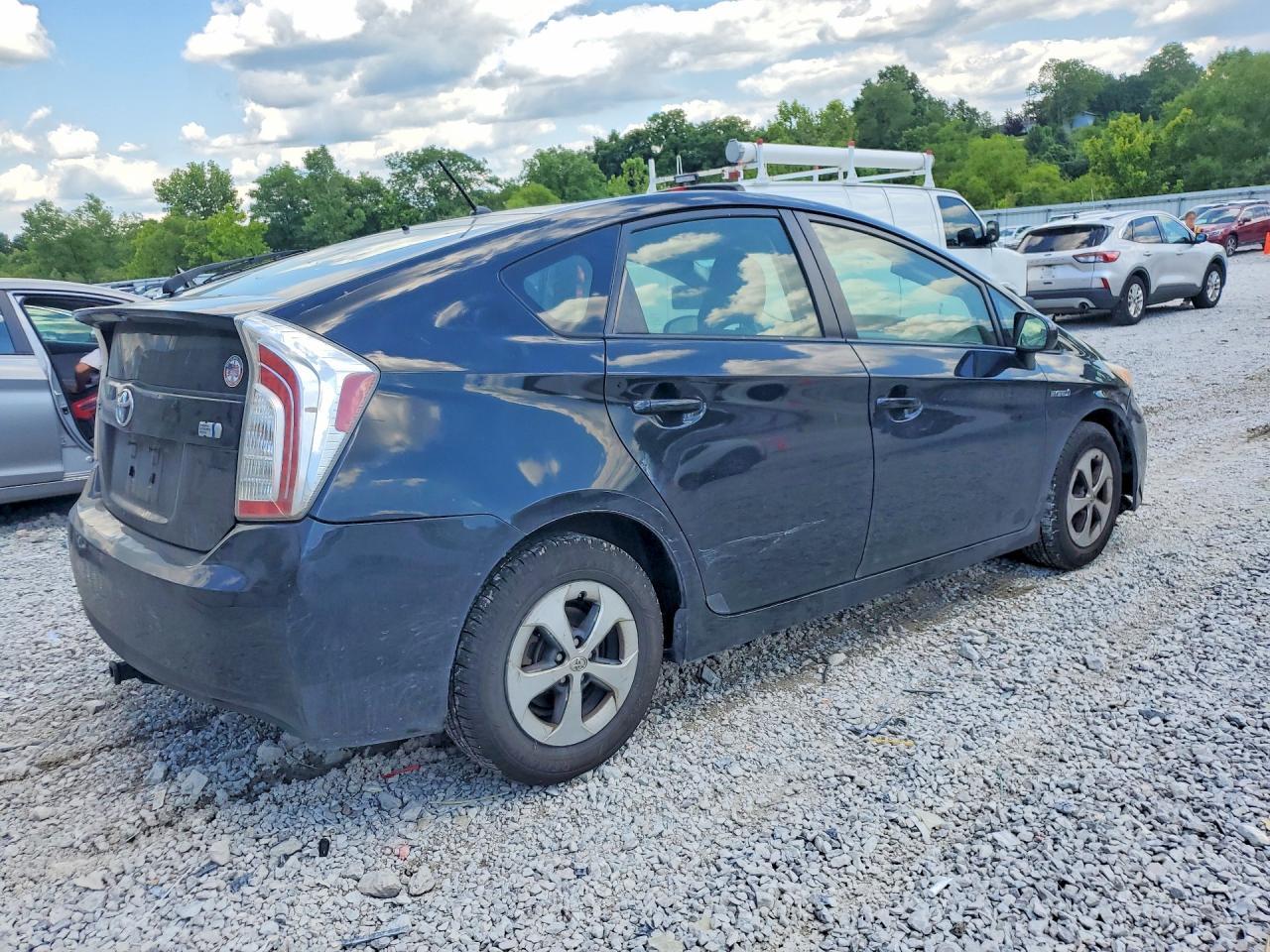 2012 Toyota Prius Two - Image 3