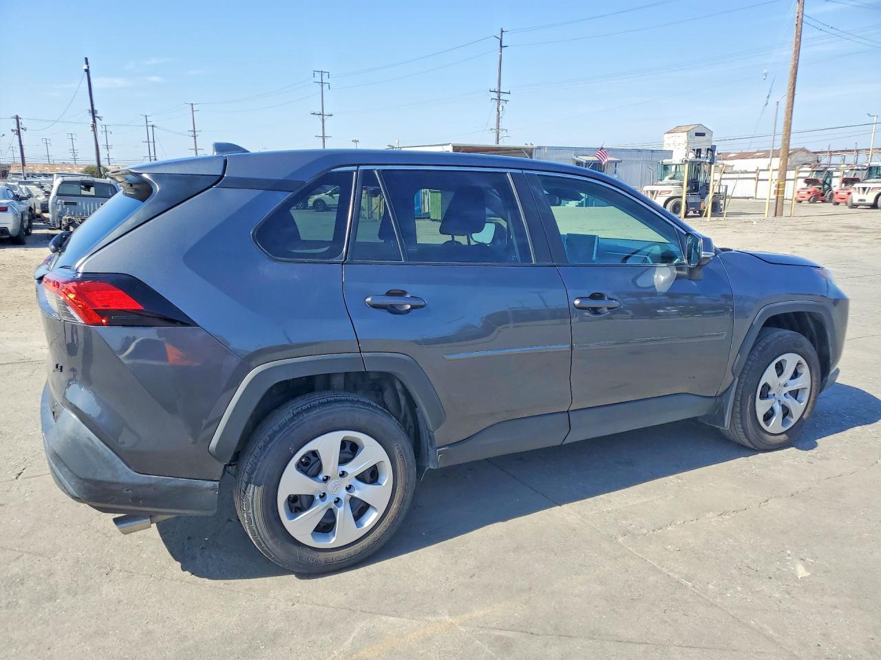 2024 Toyota Rav4 Le - Image 3
