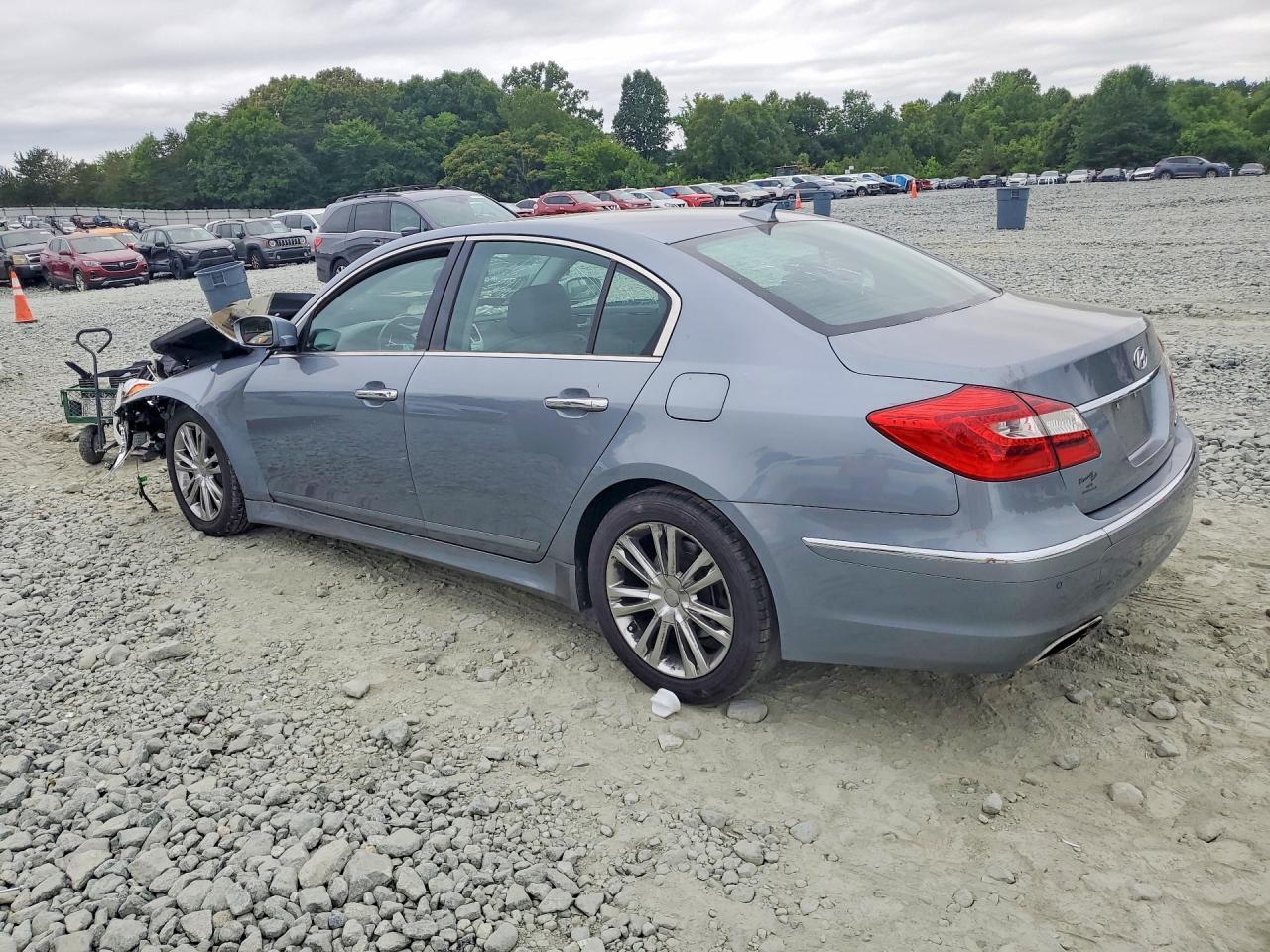 2014 Hyundai Genesis - Фото 2