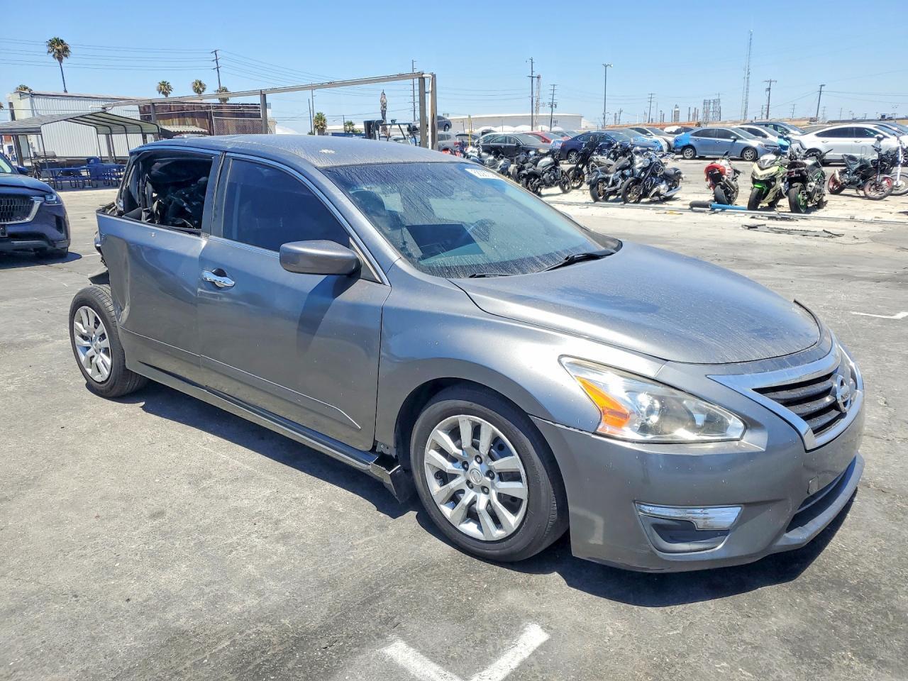 2014 Nissan Altima 2.5 S - Image 4