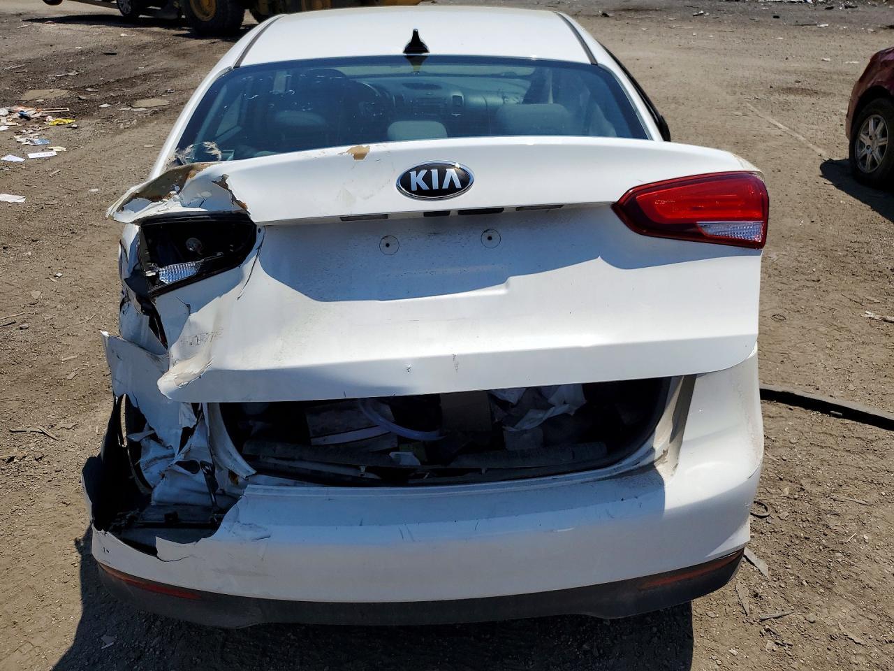 2017 Kia Forte Lx - Image 6