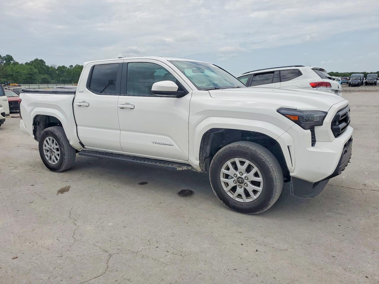 2025 Toyota Tacoma Sr5 - Image 4