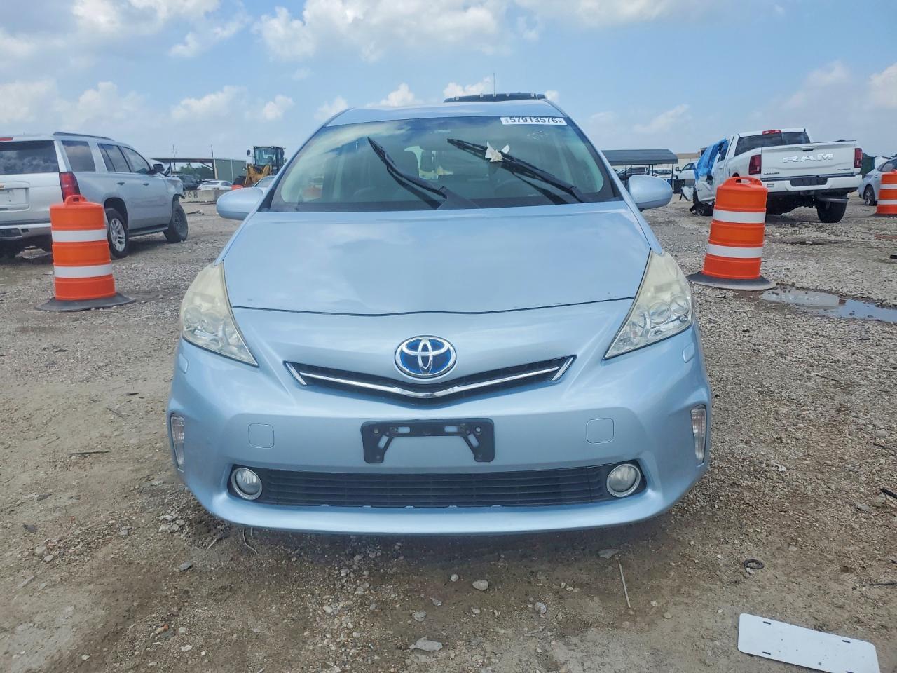 2014 Toyota Prius V Five - Фото 5