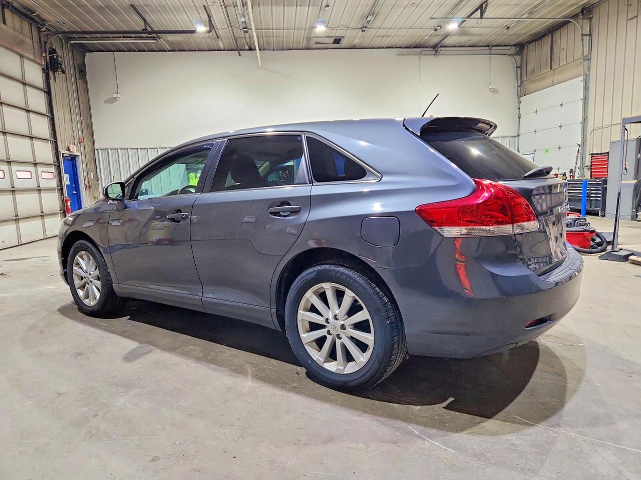 2012 Toyota Venza Le - Фото 2