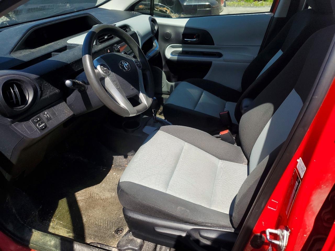 2012 Toyota Prius C One - Image 7