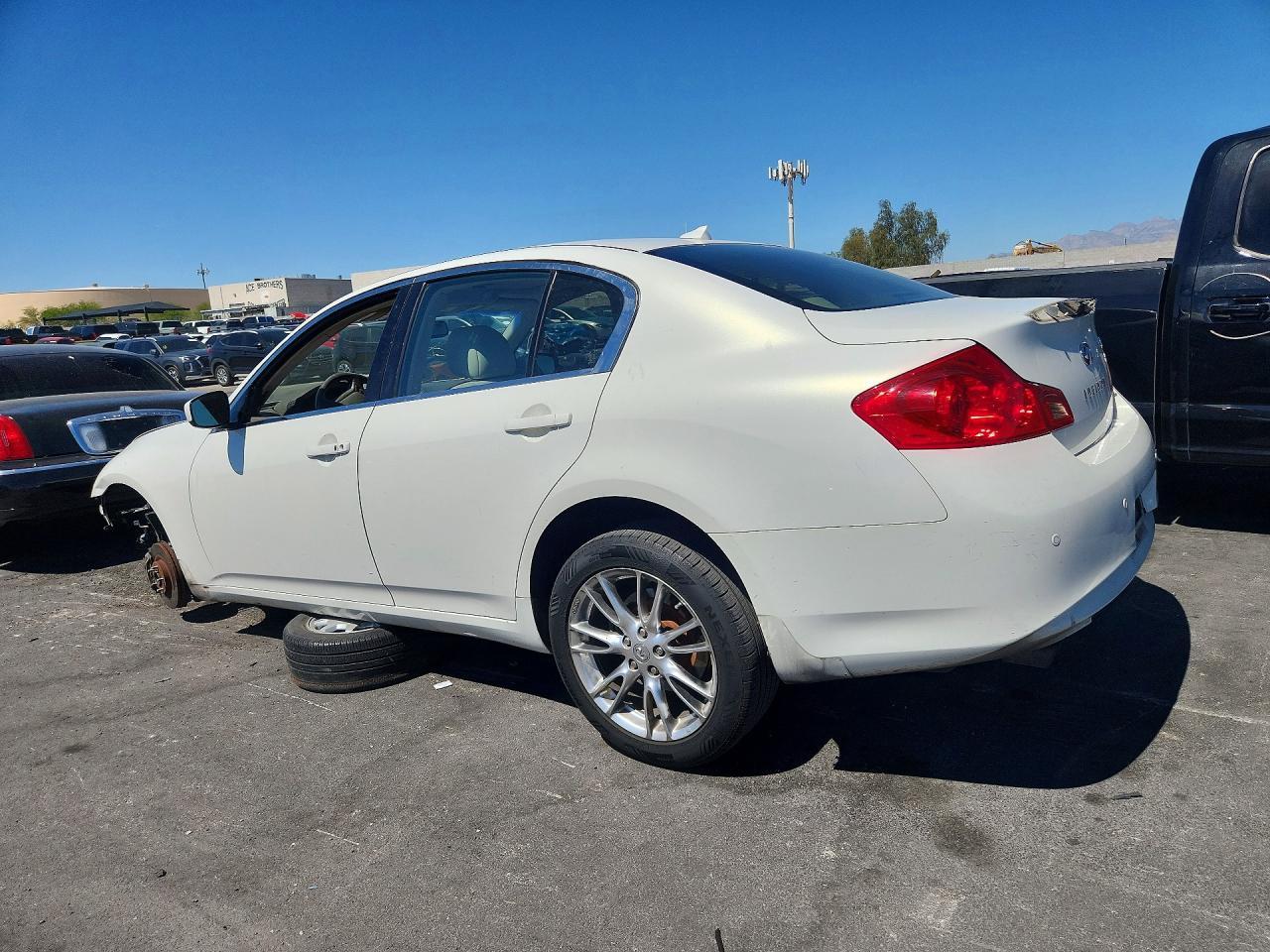 2010 Infiniti G37 Sedan Base - Фото 2