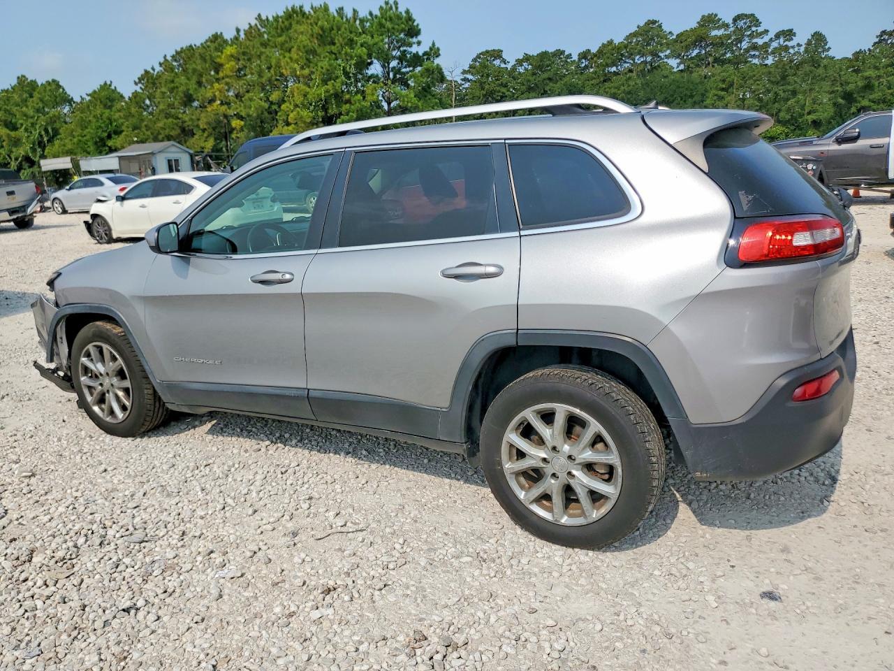 2015 Jeep Cherokee Latitude - Фото 2