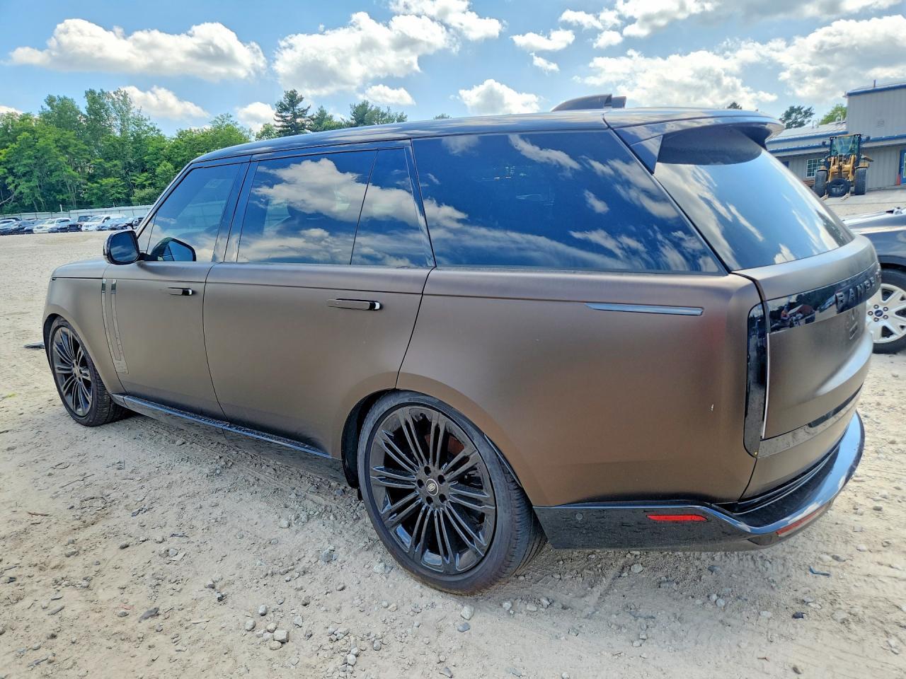 2023 Land Rover Range Rover Se - Image 2