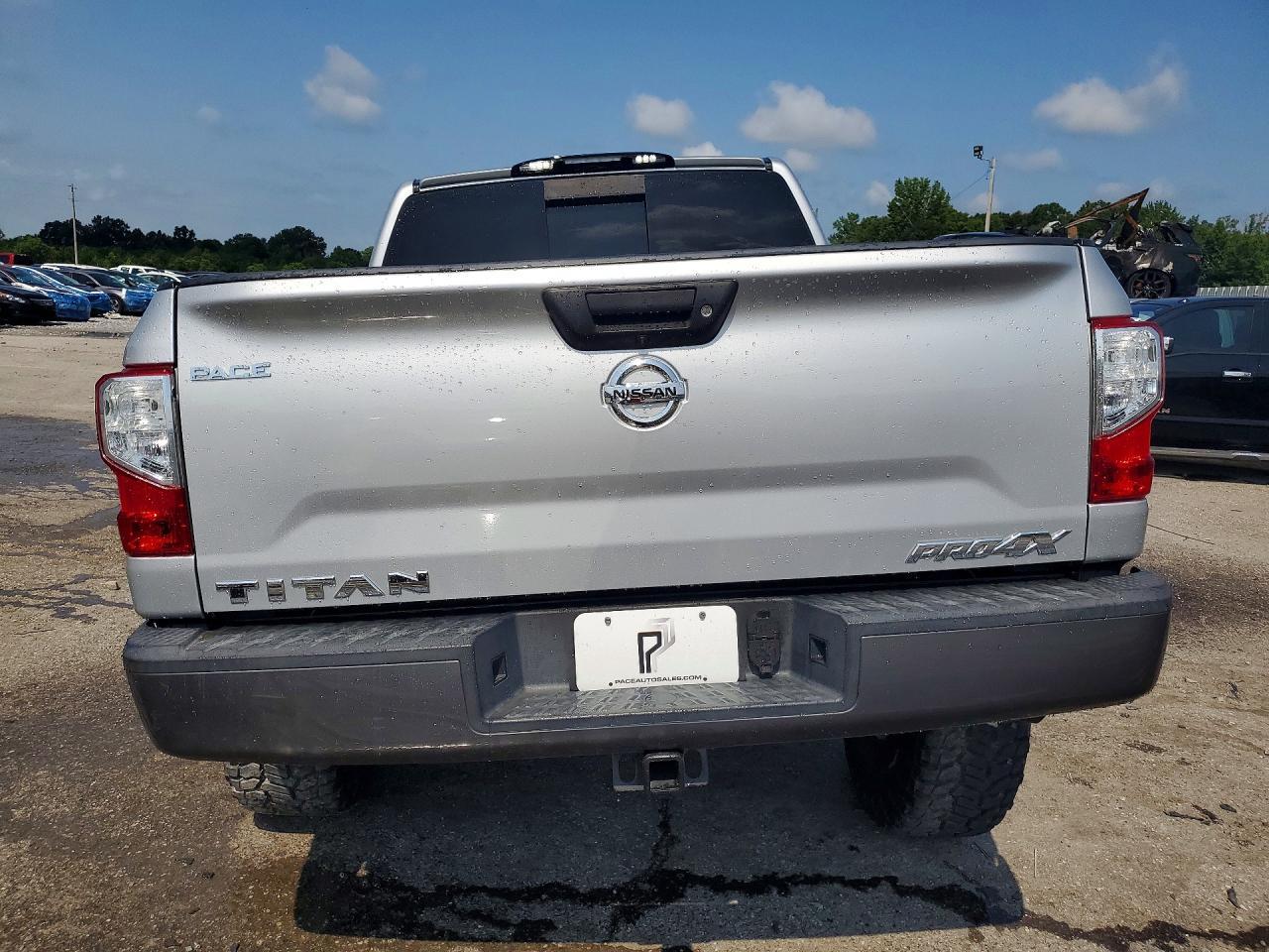 2019 Nissan Titan Pro-4X - Фото 6