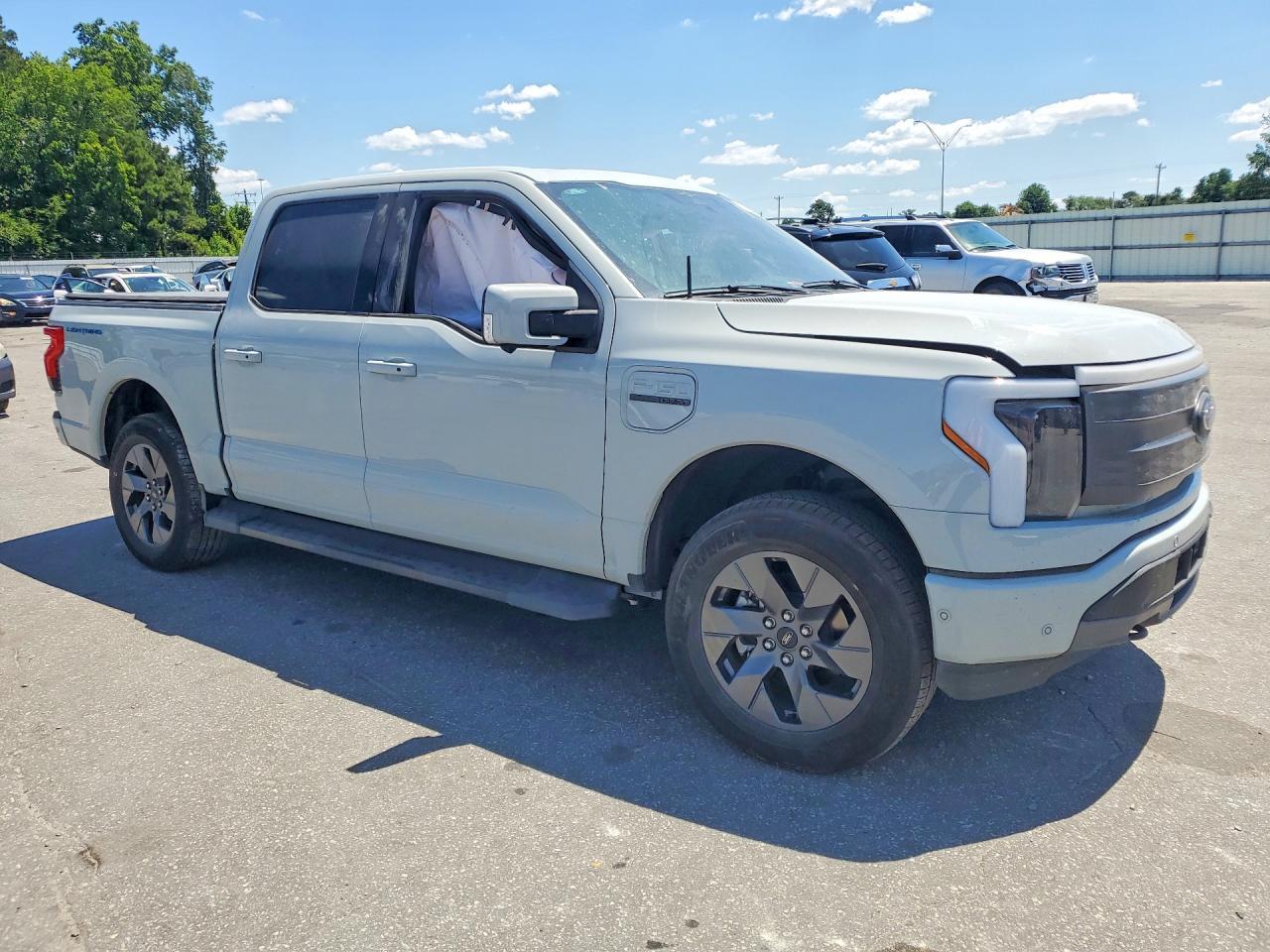 2023 Ford F150 Lightning Pro - Фото 4