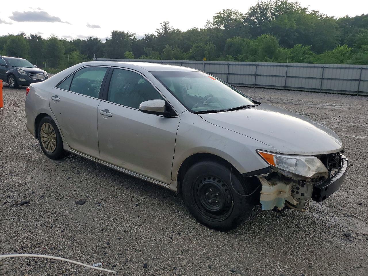 2014 Toyota Camry Le - Фото 4