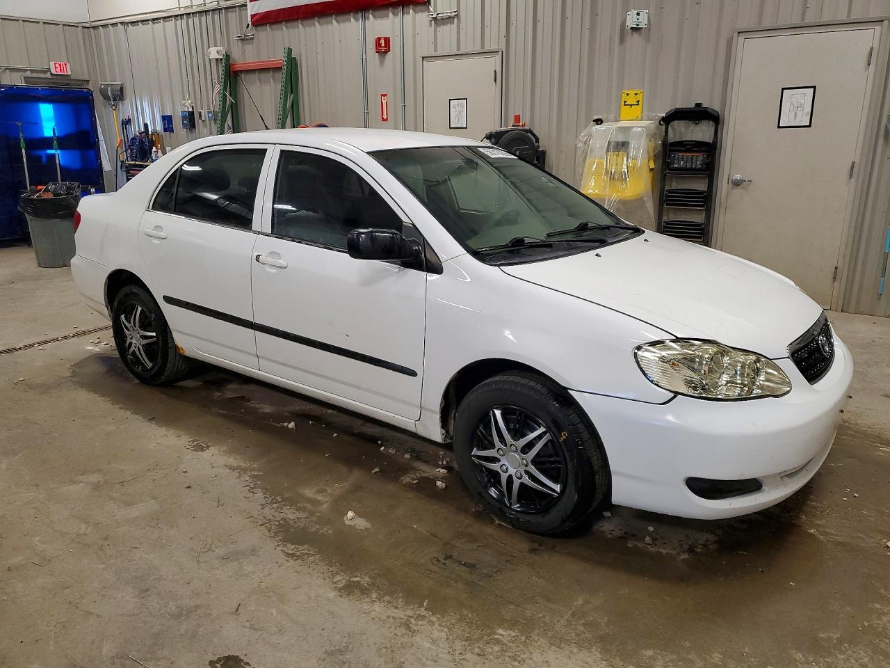 2005 Toyota Corolla Ce - Image 4