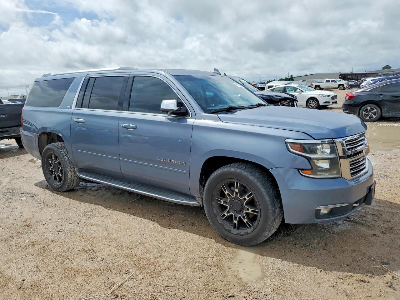2016 Chevrolet Suburban K1500 Ltz - Image 4