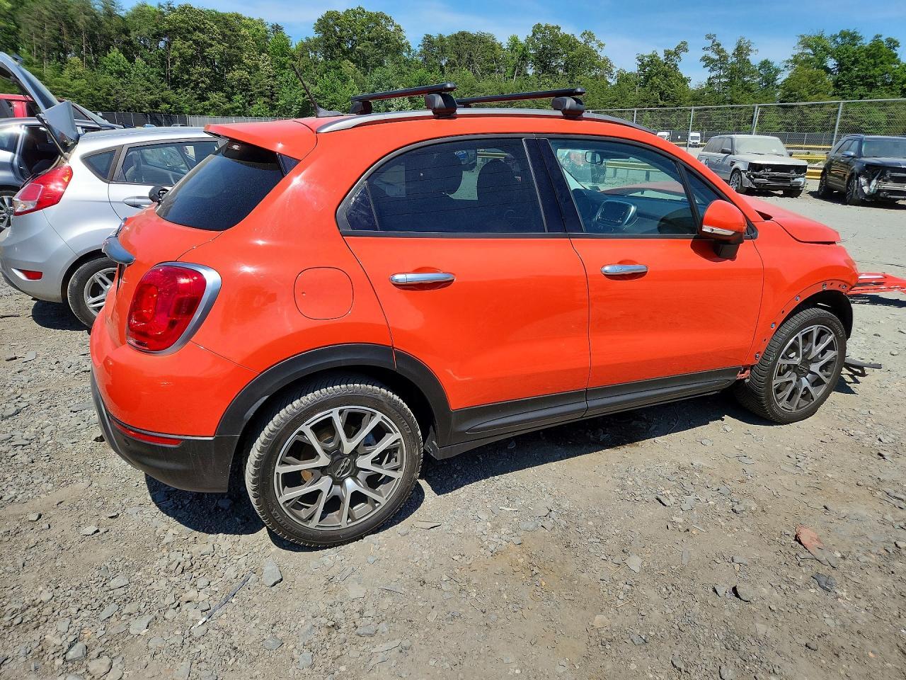2017 Fiat 500X - Image 3