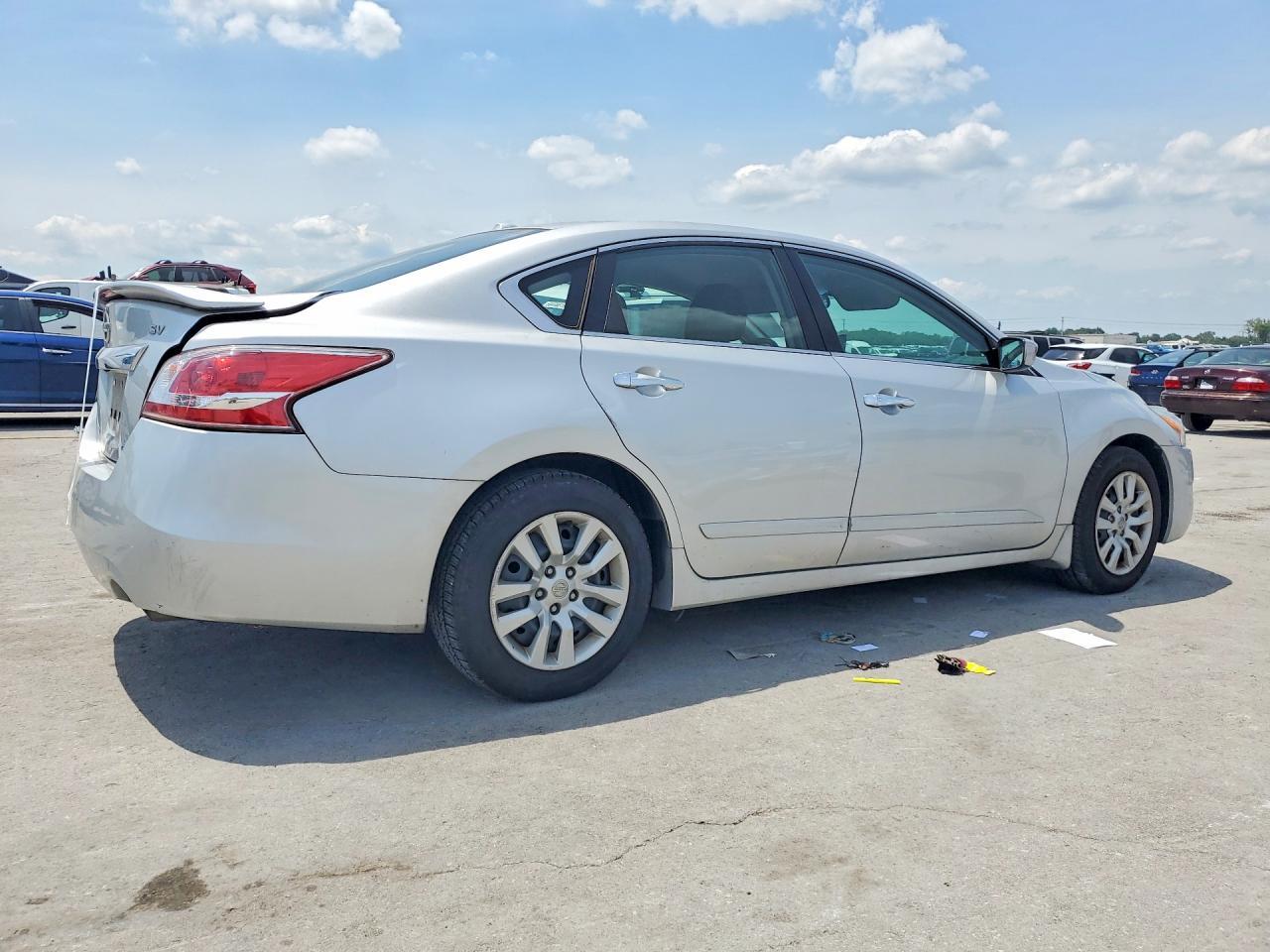2015 Nissan Altima 2.5 S - Фото 3