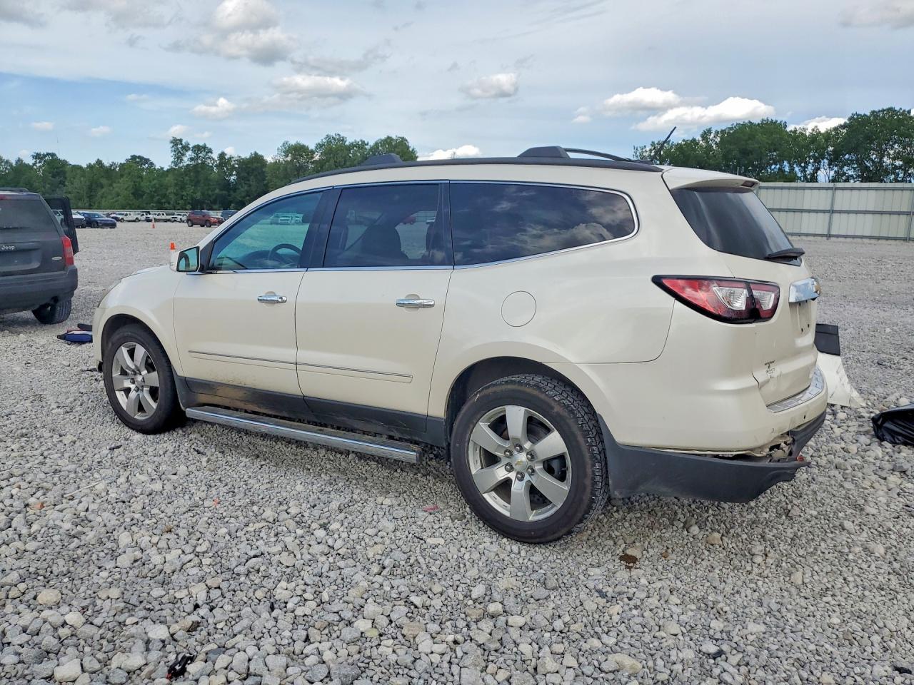 2013 Chevrolet Traverse Ltz - Image 2
