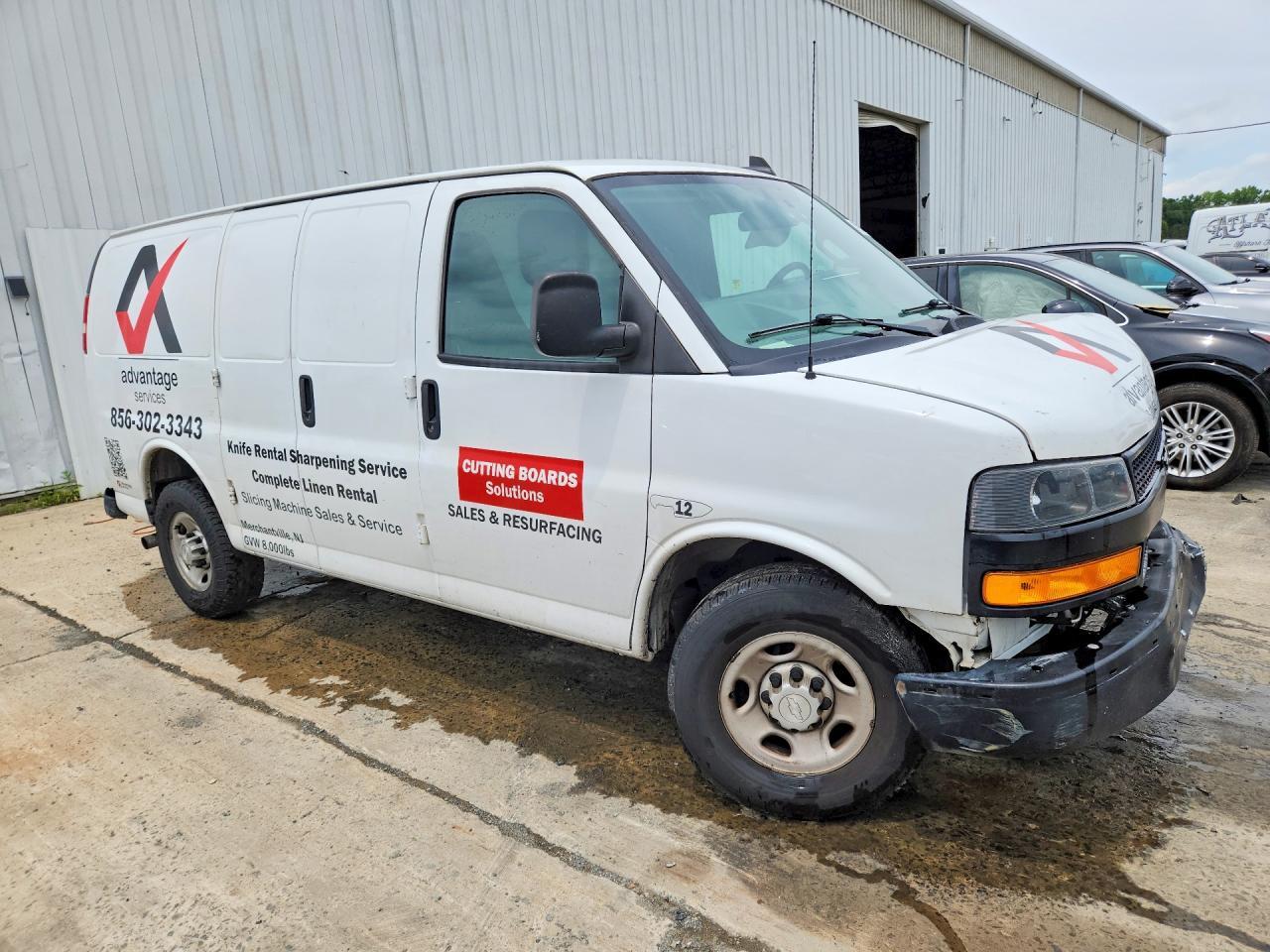 2018 Chevrolet Express 2500 Delivery Van - Image 4
