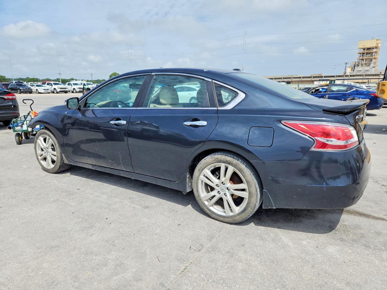 2015 Nissan Altima 3.5 Sl - Image 2