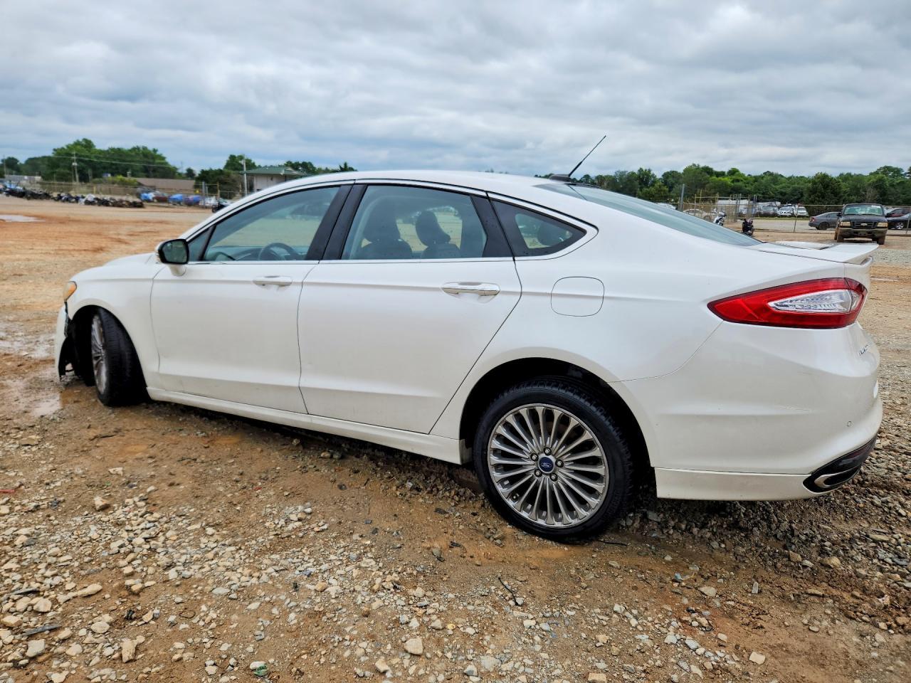 2015 Ford Fusion Titanium - Image 2