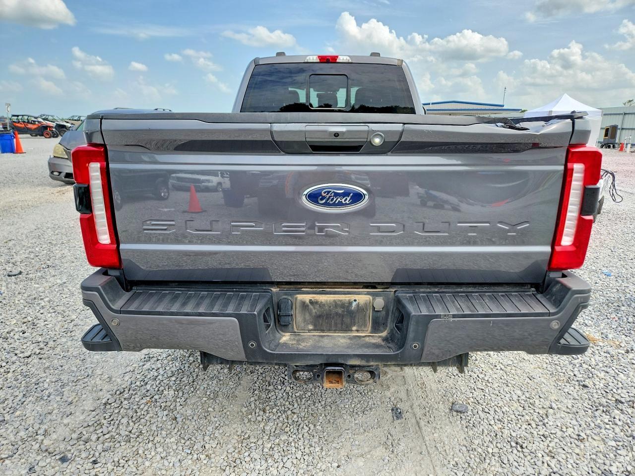 2024 Ford F350 Super Duty - Image 6