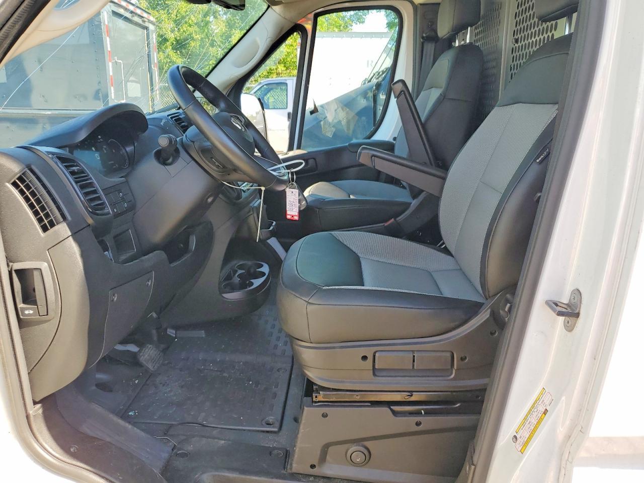 2025 Ram Promaster 2500 Delivery Van - Фото 7