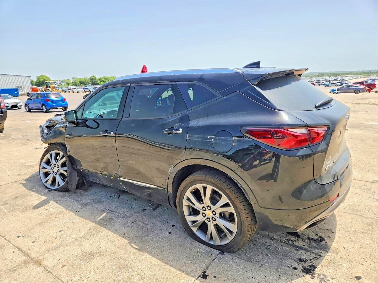 2019 Chevrolet Blazer Premier - Image 2