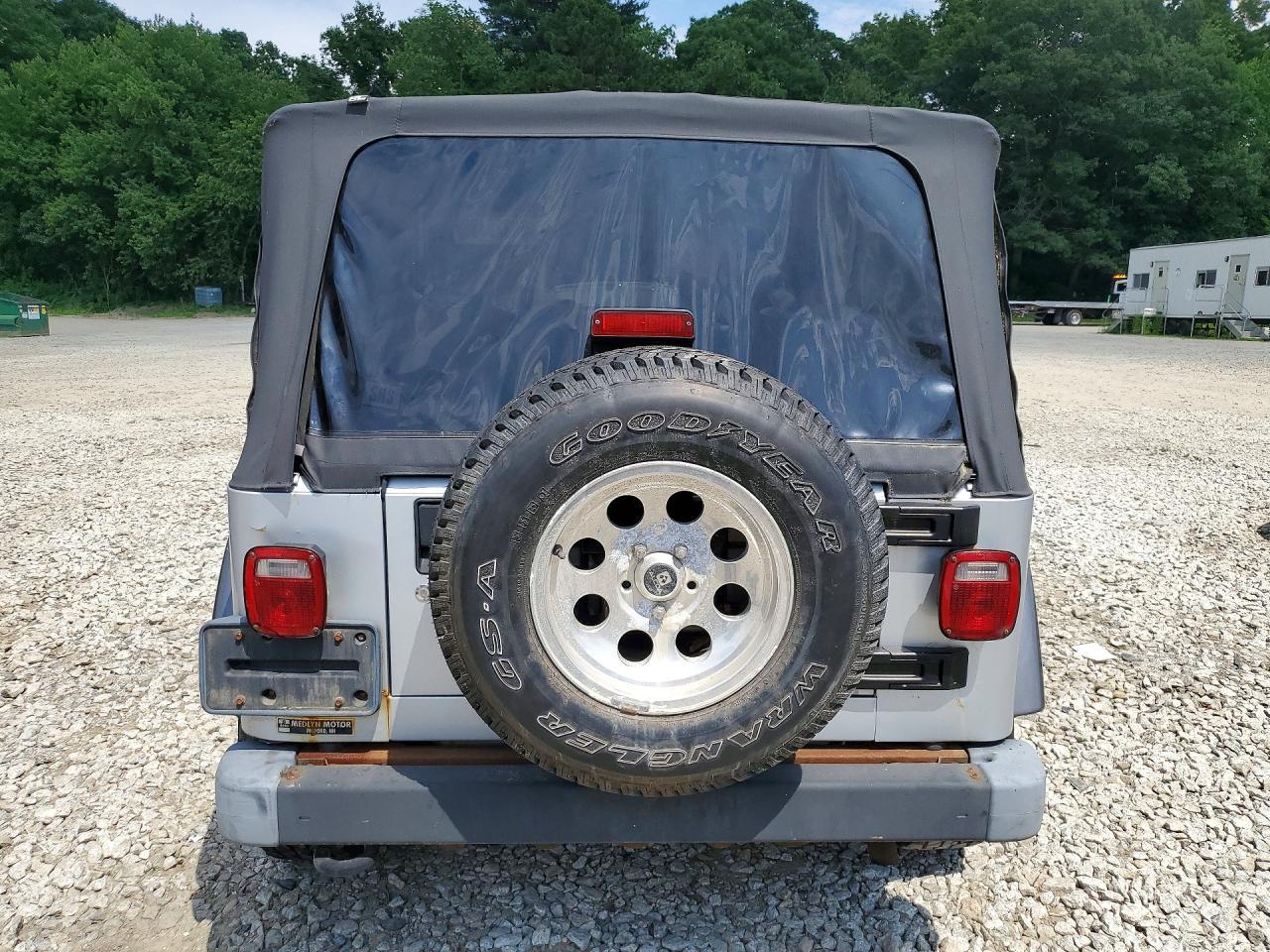 2004 Jeep Wrangler X - Image 6