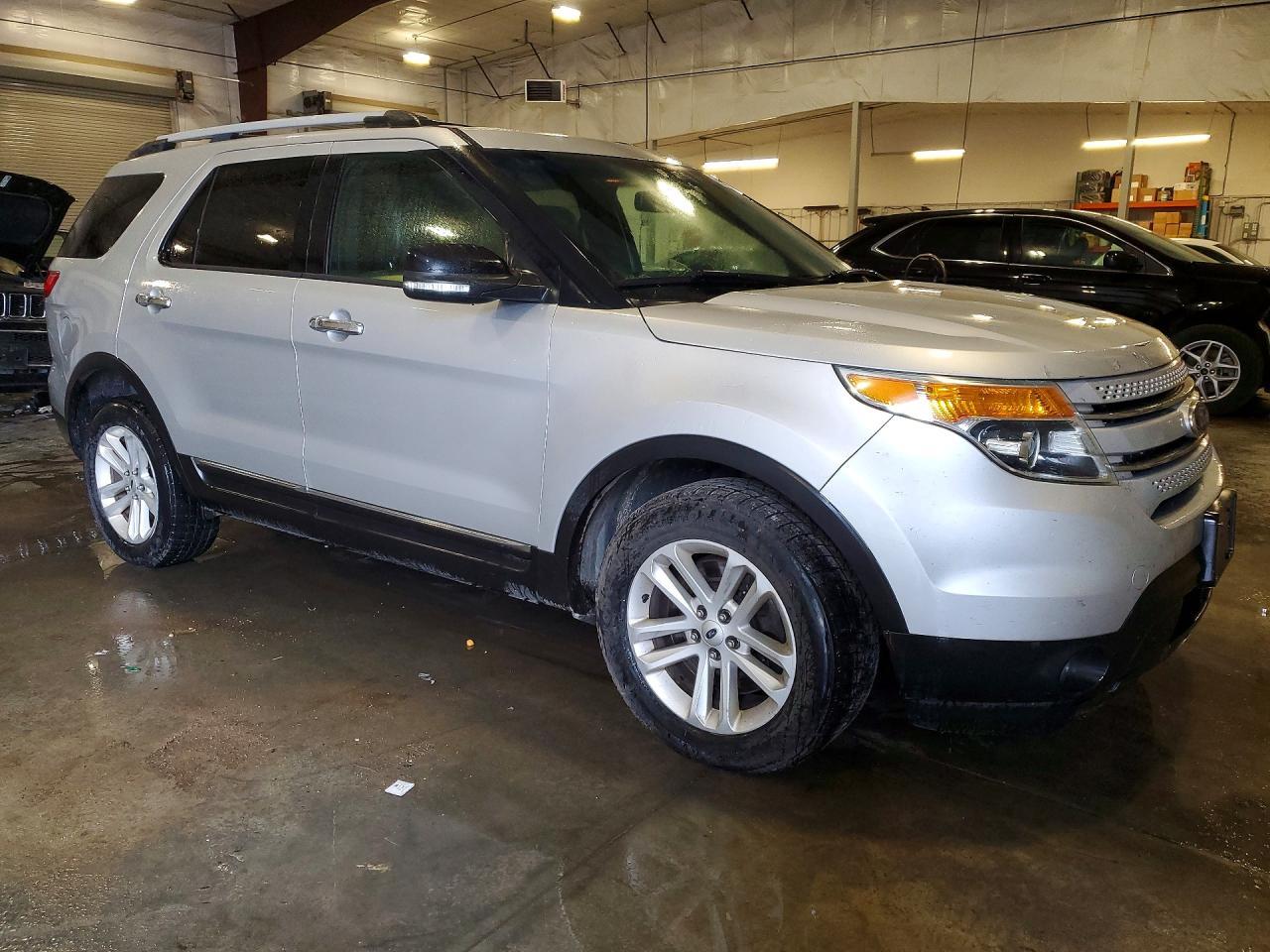 2015 Ford Explorer Xlt - Image 4
