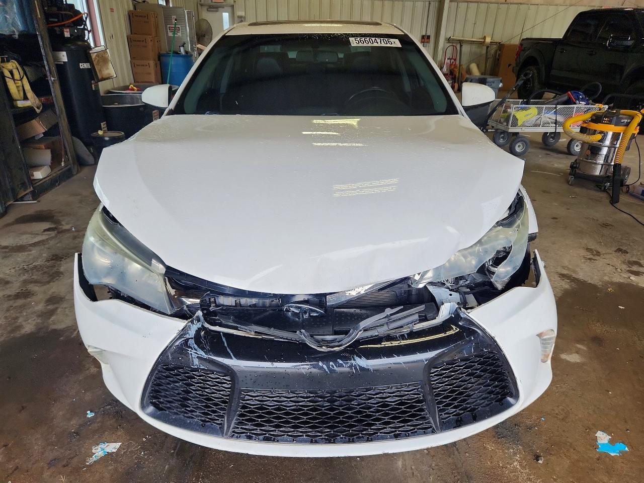 2016 Toyota Camry Se - Фото 5