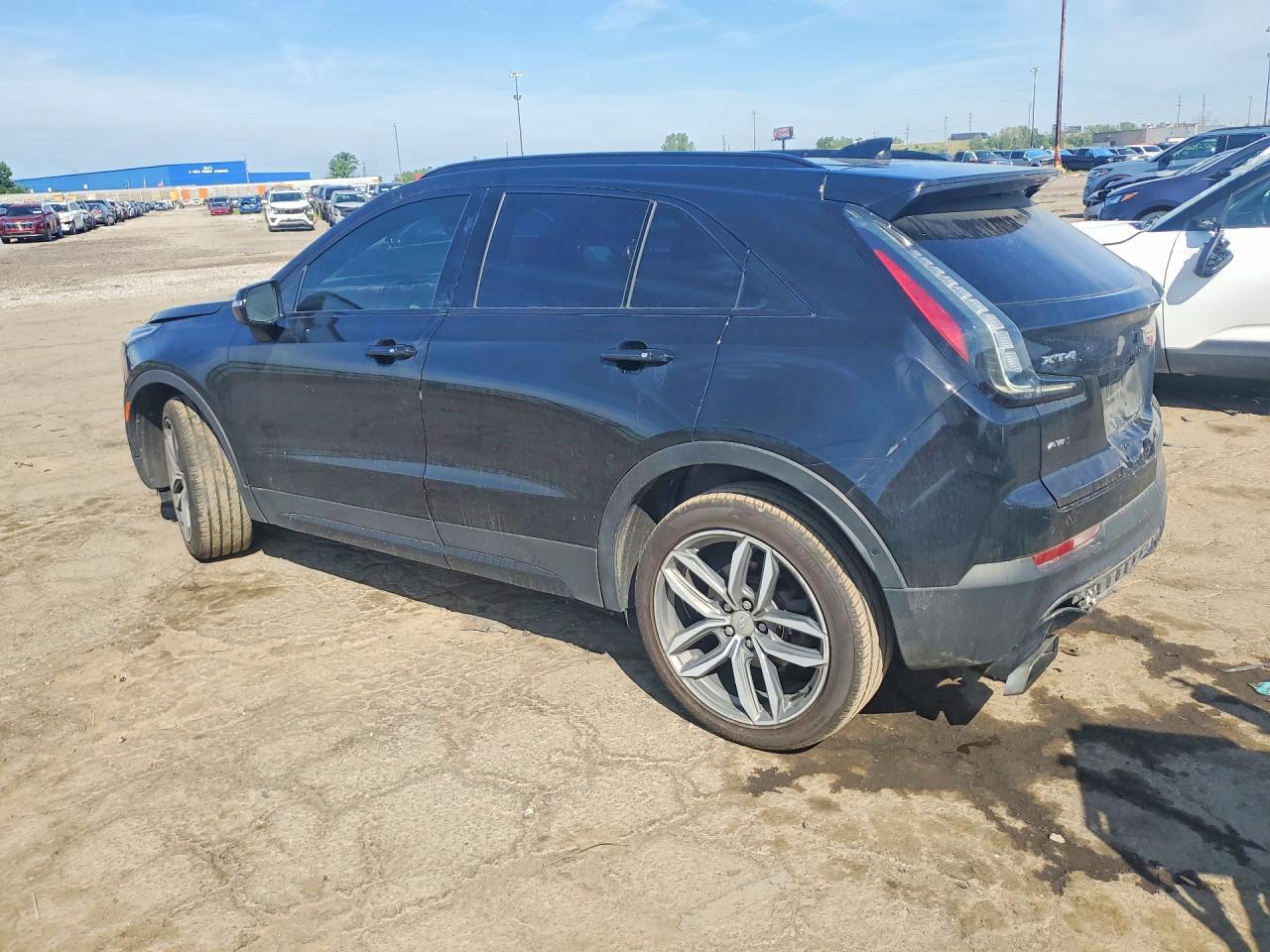 2019 Cadillac Xt4 Sport - Image 2