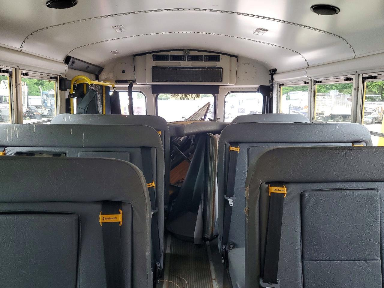 2011 Chevrolet Express G3 - School Bus - Фото 6