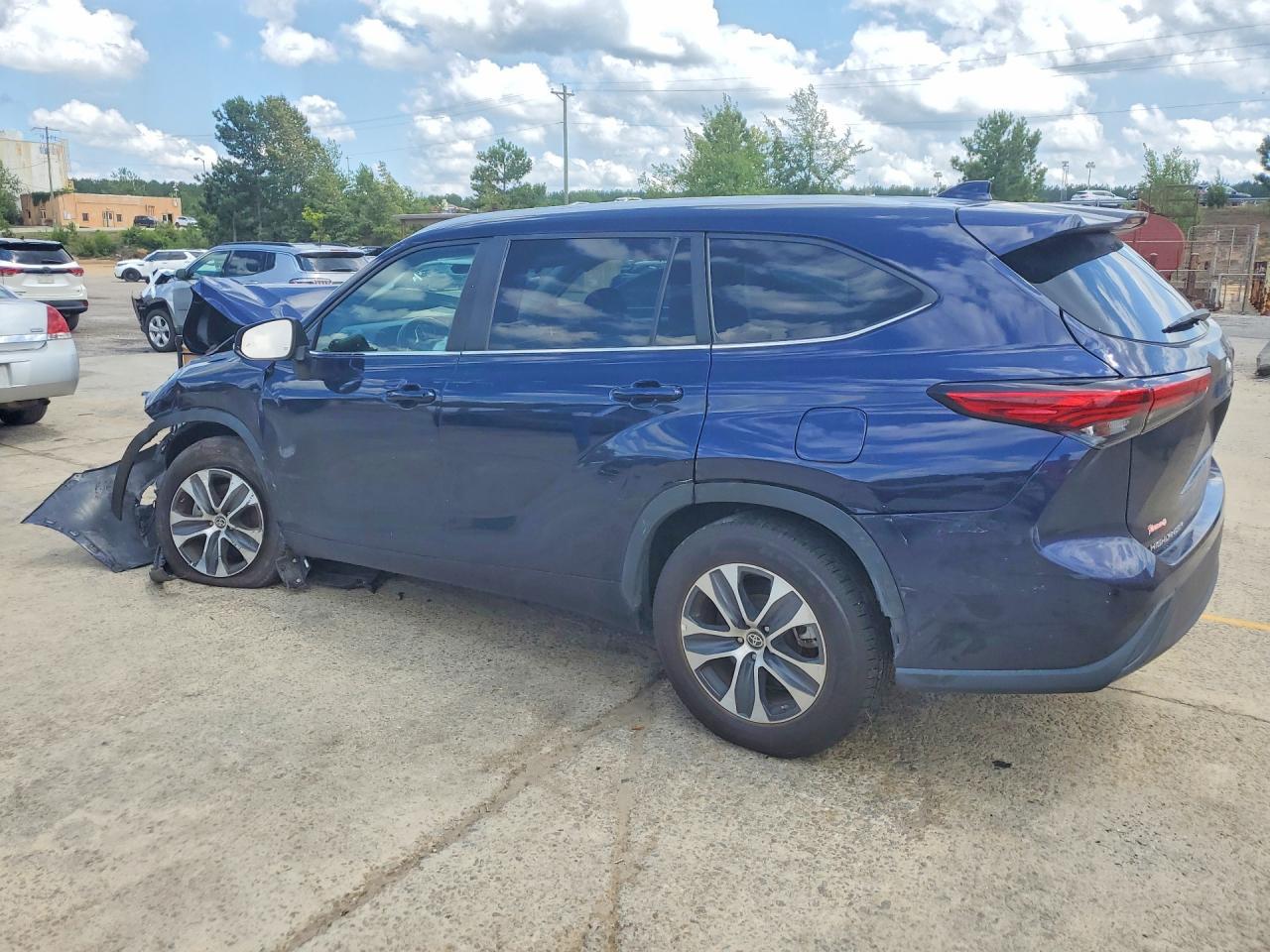 2023 Toyota Highlander Xle - Фото 2