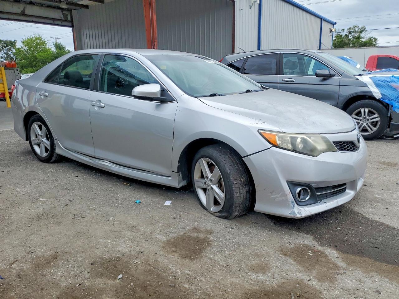 2012 Toyota Camry Se - Фото 4