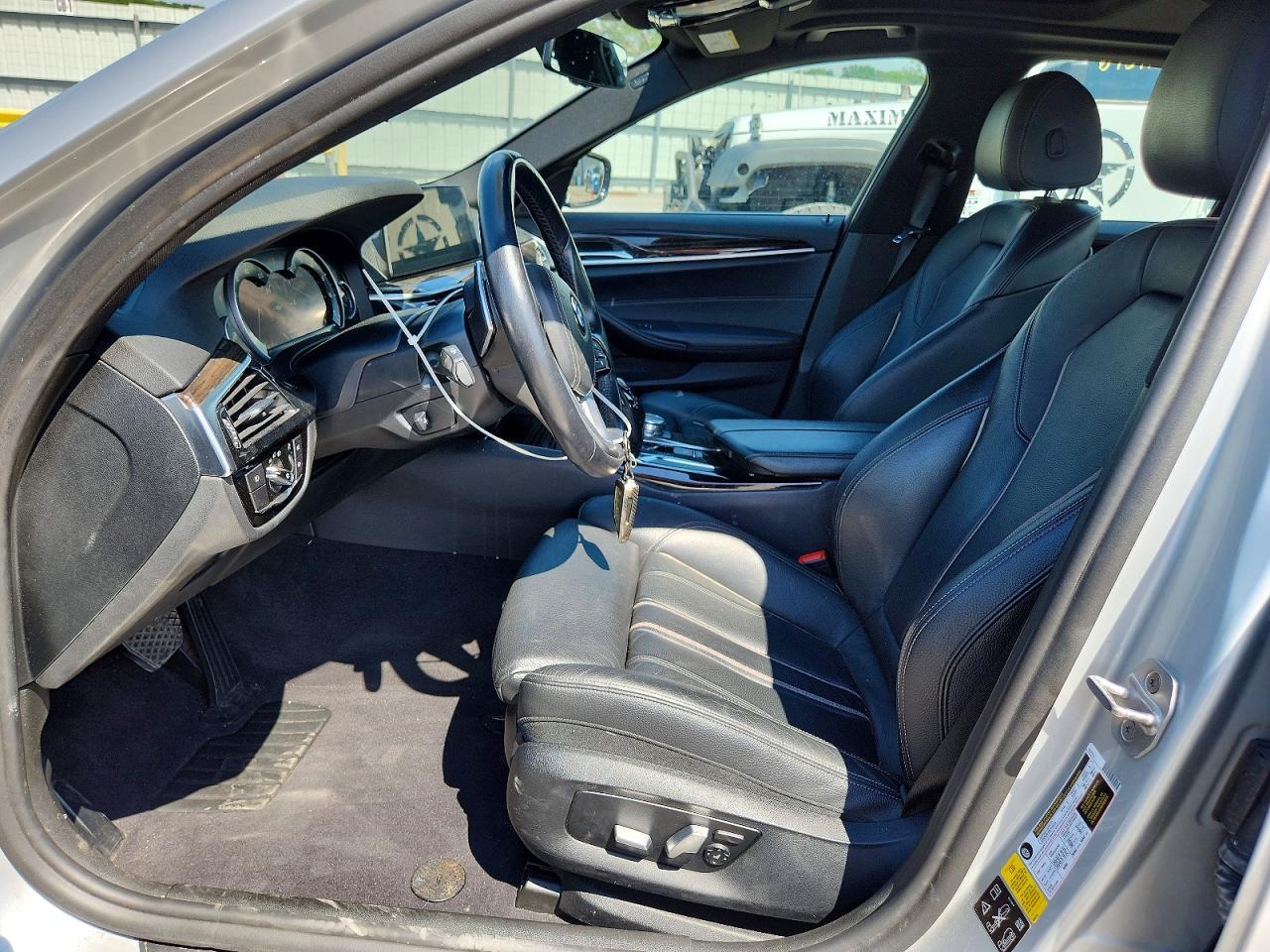2018 BMW 530 Xi - Image 7