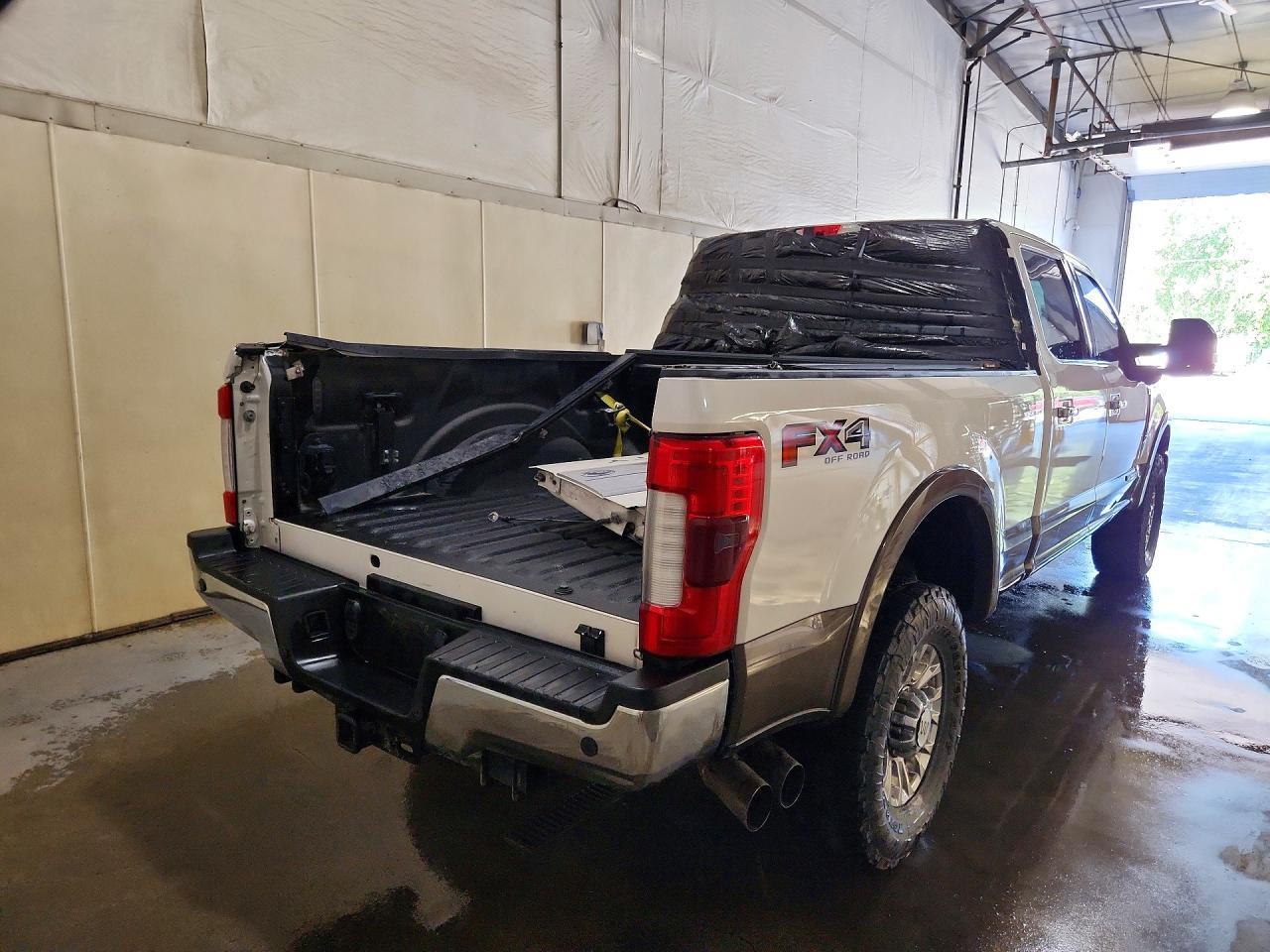 2017 Ford F350 Super Duty - Фото 3