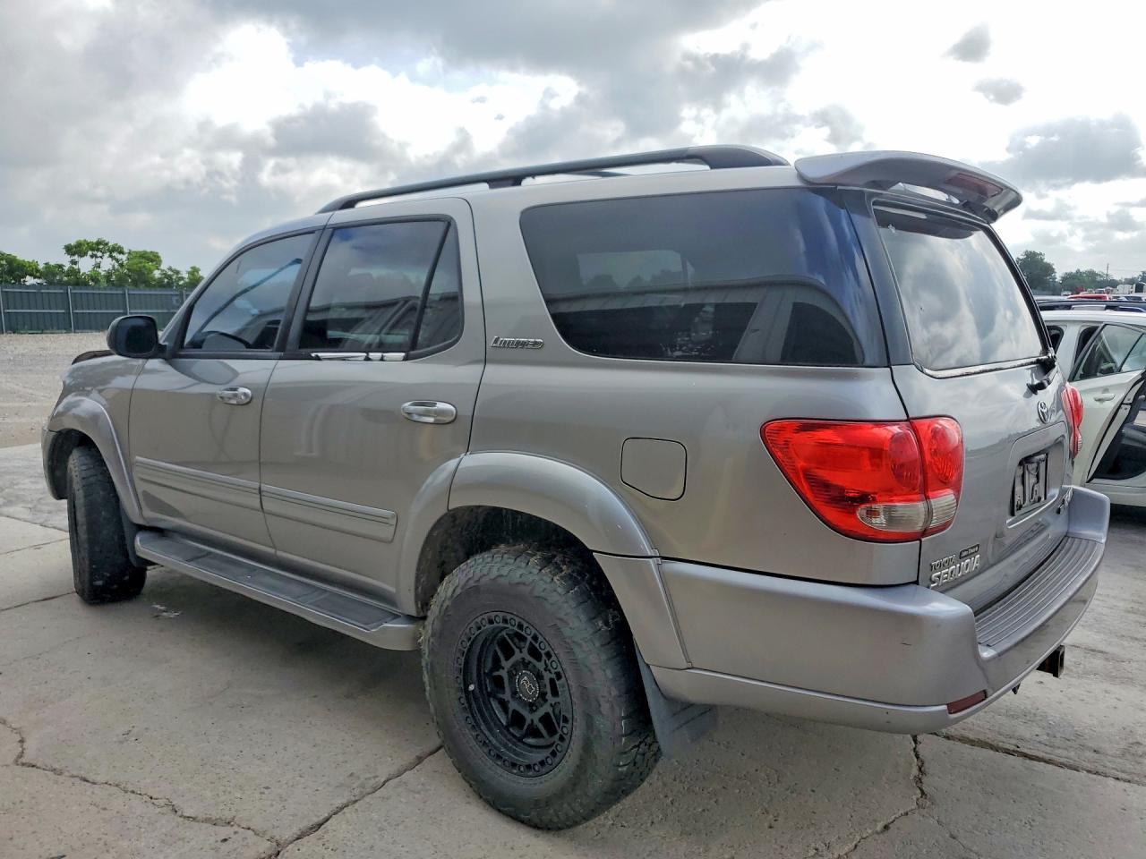 2005 Toyota Sequoia Limited - Фото 2