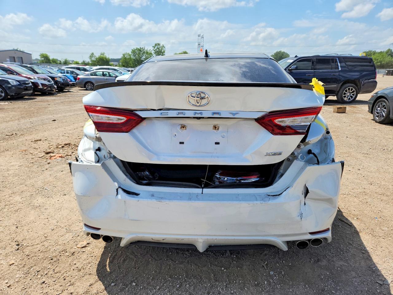 2020 Toyota Camry Xse - Фото 6