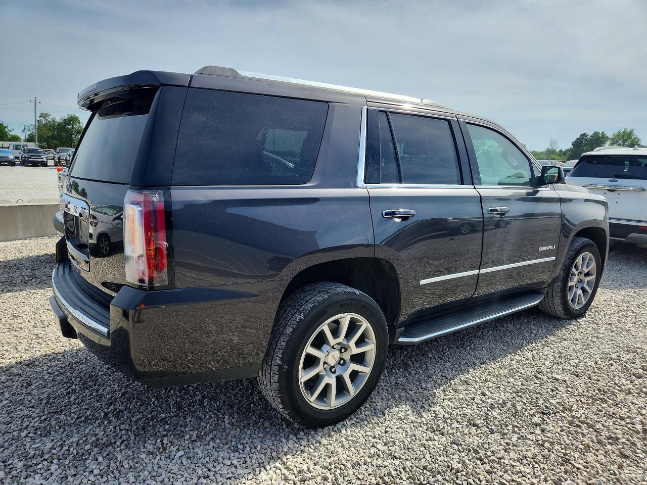 2016 GMC Yukon Denali - Фото 3