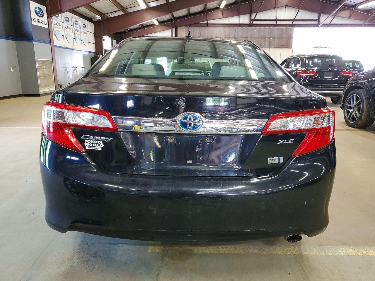2012 Toyota Camry Hybrid Xle - Image 6