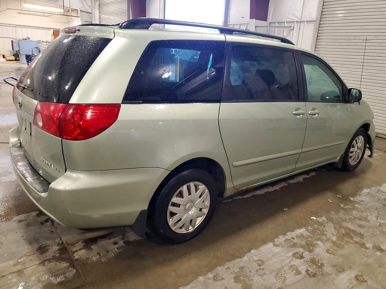 2006 Toyota Sienna Le 7 Passenger - Image 3