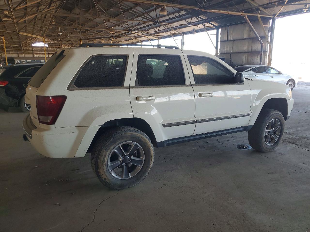 2005 Jeep Grand Cherokee Limited - Image 3